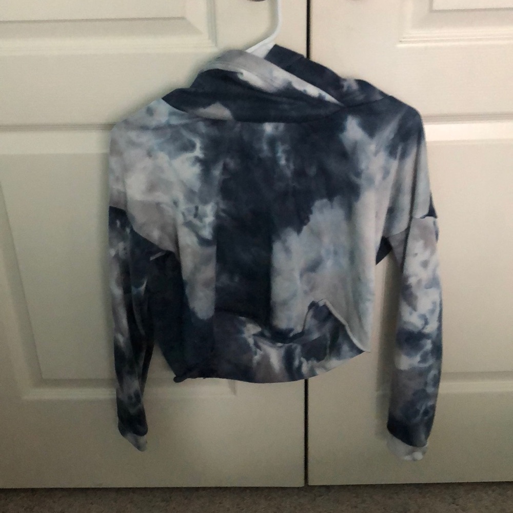 Tie-dyed cropped hoodie